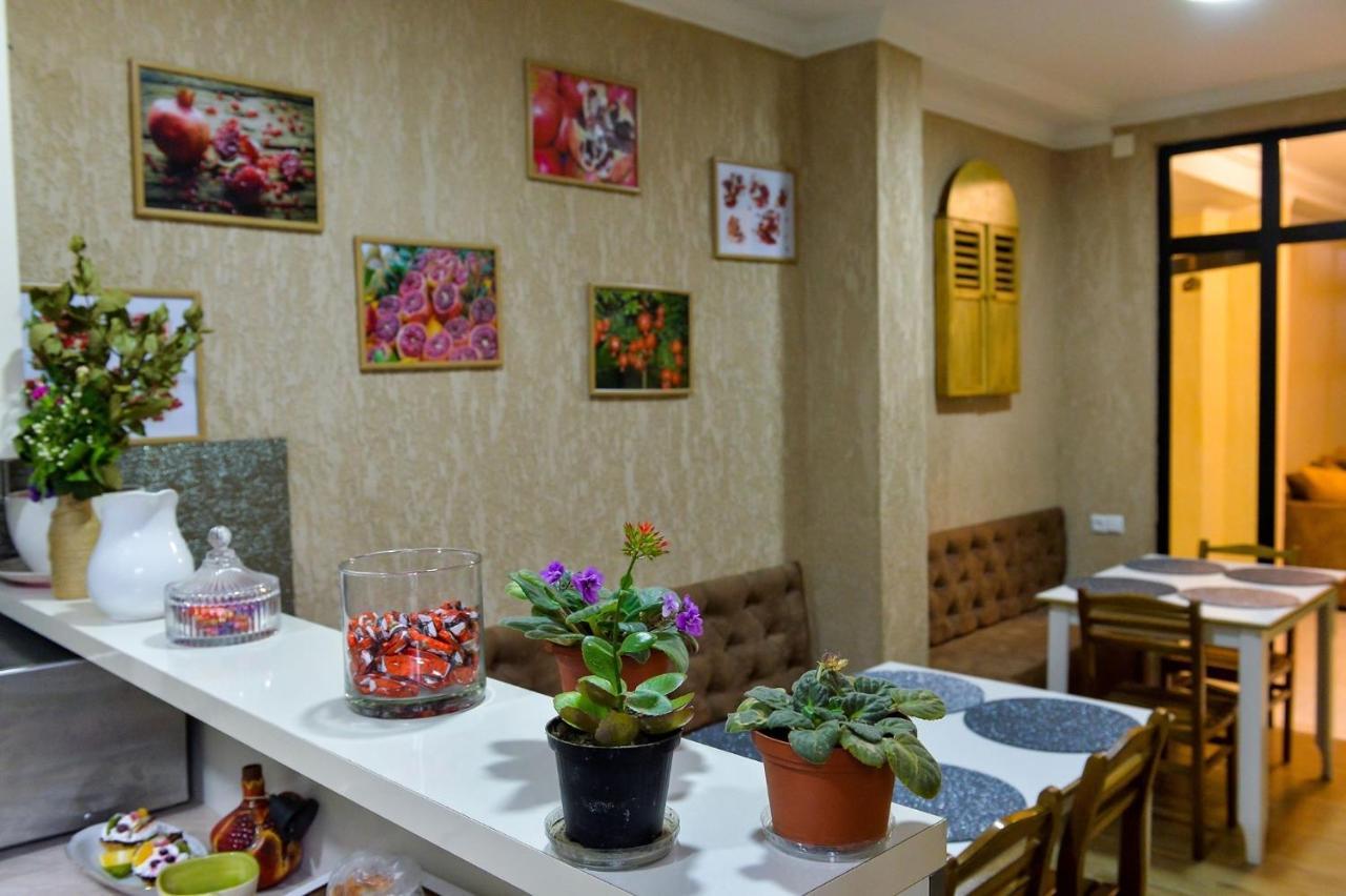 Pomegranate Hotel 쿠타이시 외부 사진