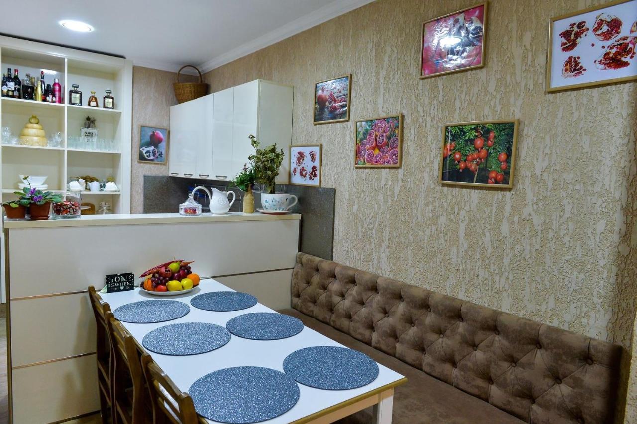 Pomegranate Hotel 쿠타이시 외부 사진